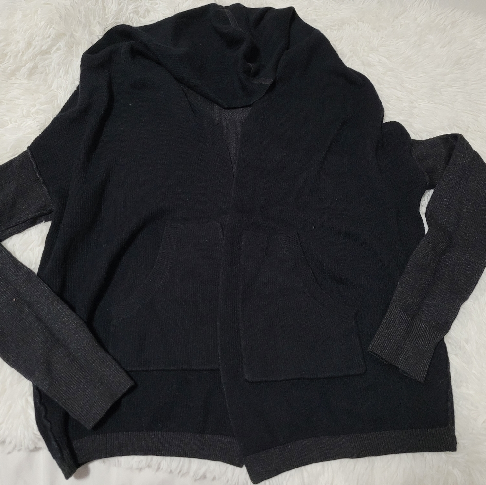 Lululemon Reversible Cardigan ptp 21 inches